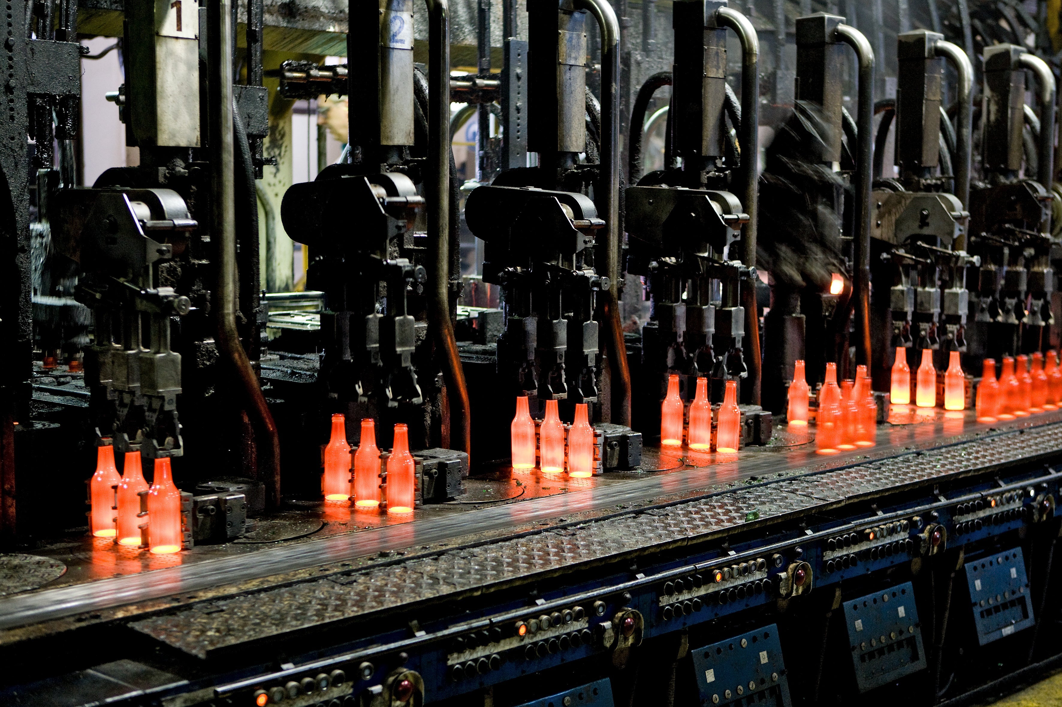 Jak pyrometry mění pravidla hry ve výrobě obalového skla