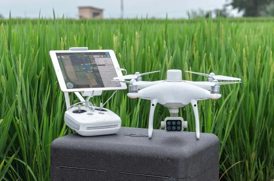 DJI Phantom 4 multispektrální