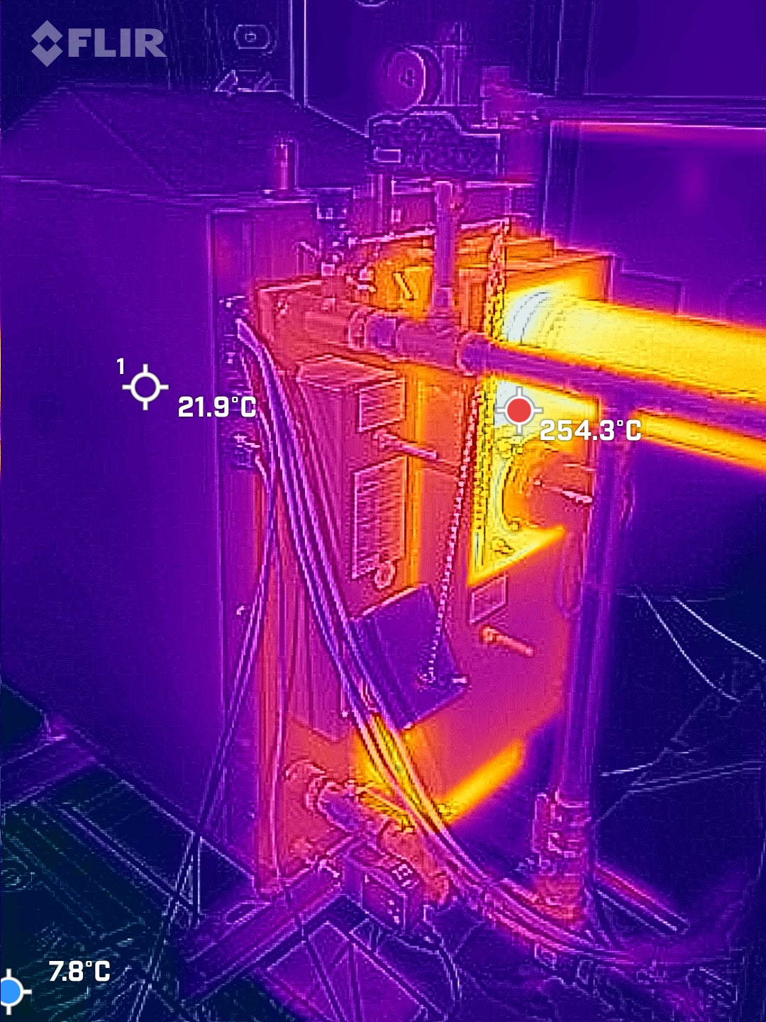 Mobilní termokamera FLIR ONE Pro - Apple iPhone (s iOS/Lightning)
