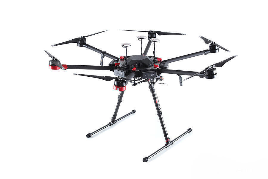 Sestava: Workswell WIRIS Security &amp; DJI M600 Pro &amp; DJI RONIN-MX